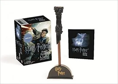 Kedvezményes ár Harry Potter's Wand and Sticker Book